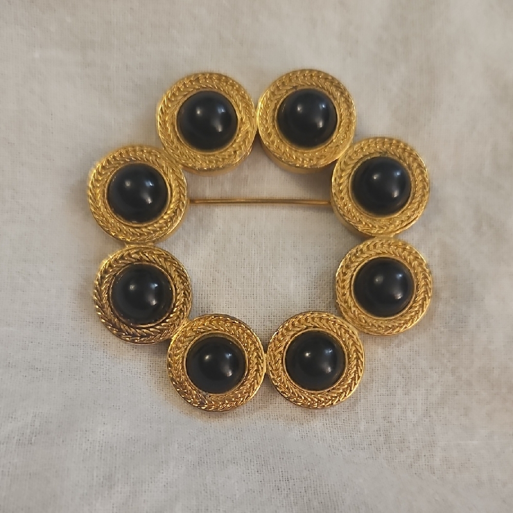 Monet Vintage MCM Braided Gold Tone Circled Black Cabochon Brooch